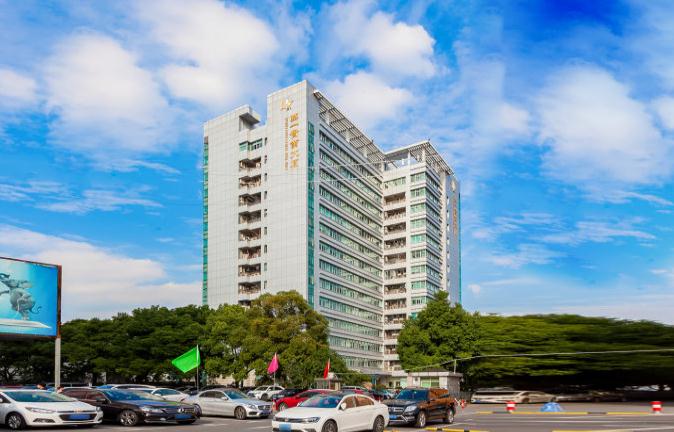 華一實業(yè)大廈：現(xiàn)代化的商業(yè)中心，引領(lǐng)區(qū)域發(fā)展