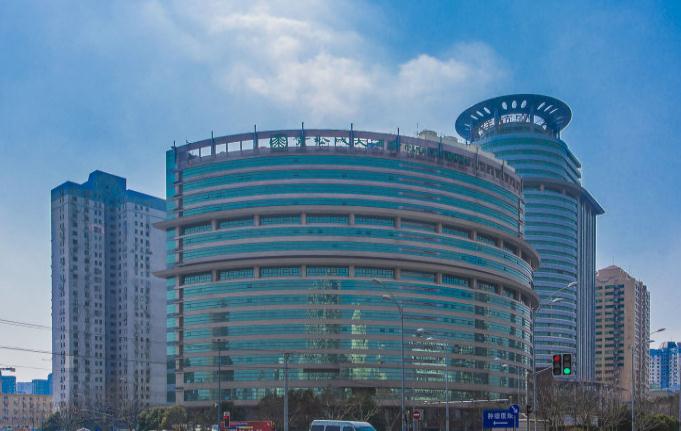 上海青松城：寬敞明亮，靈活分割的辦公空間