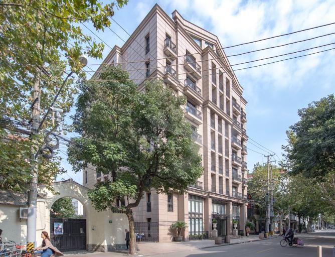 上?？?lè)大樓：衡山路地鐵站旁，交通便利的商務(wù)地標(biāo)