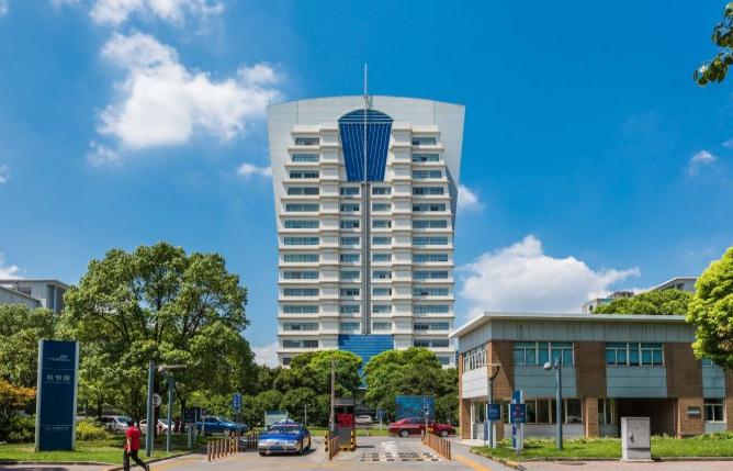 上海漕河涇軟件大廈：3.2米層高，寬敞明亮，提升辦公體驗