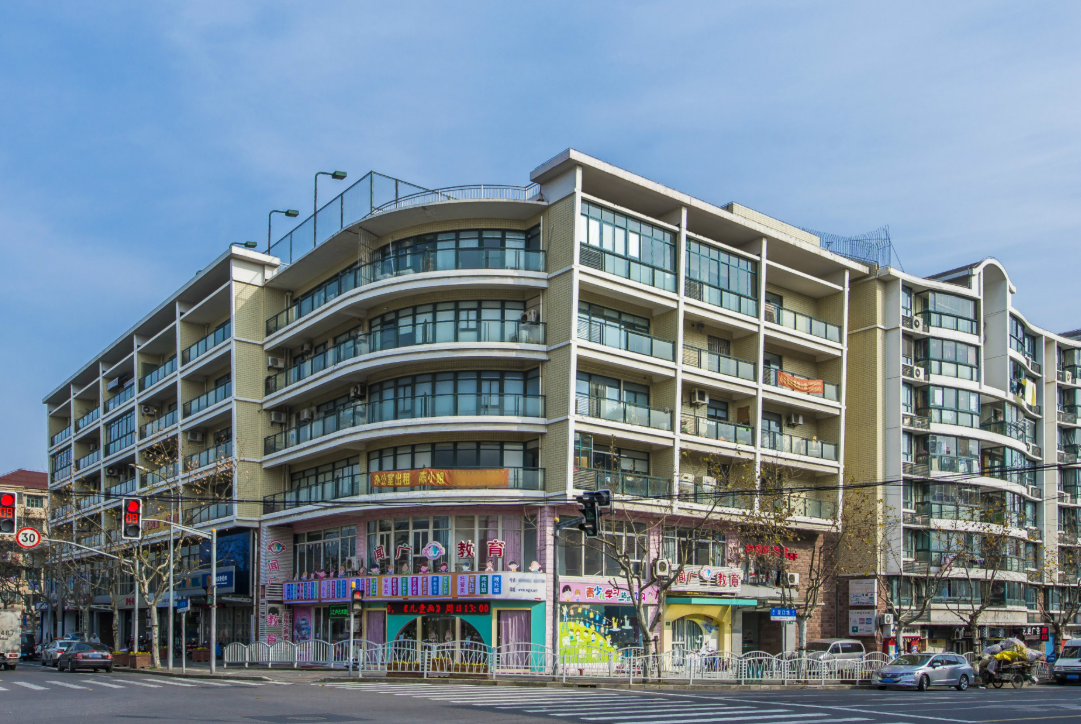 上海銘暉商務(wù)樓：地鐵2號(hào)線旁，交通便利的商務(wù)新地標(biāo)